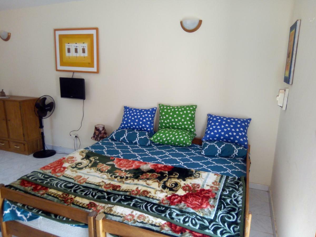 Chez Max Et Khady Apartment Dakar Luaran gambar