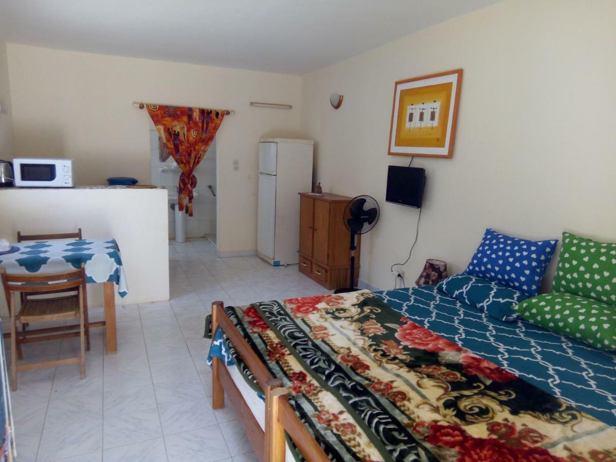 Chez Max Et Khady Apartment Dakar Luaran gambar